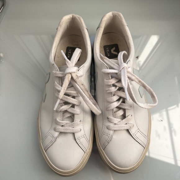 VEJA sneakers. Light blue/light teal. Worn once. Great condition!! - Picture 5 of 7